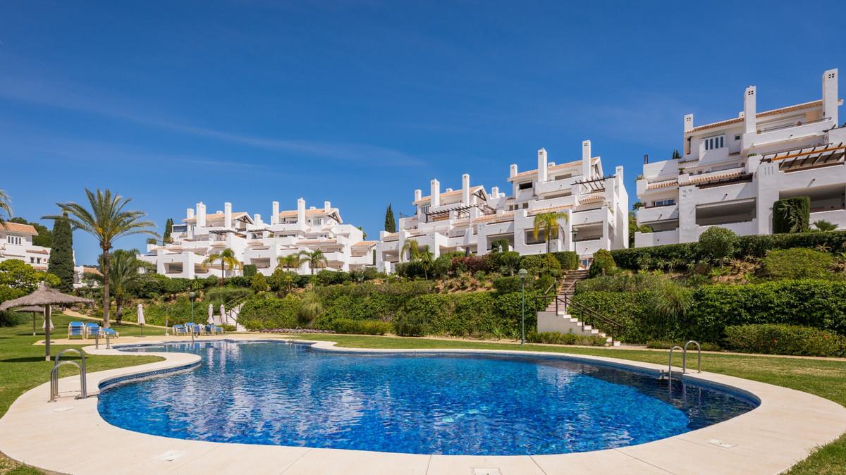 Apartment Middle Floor in Los Monteros