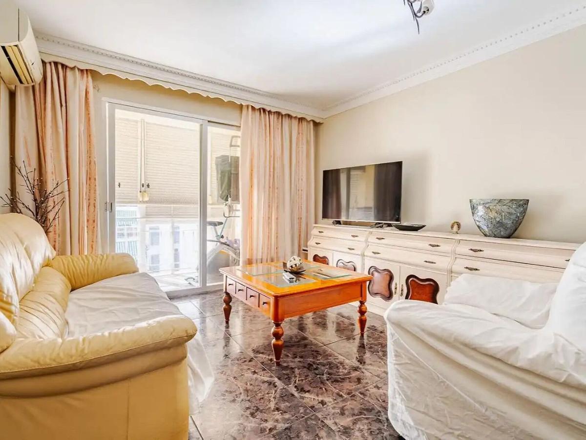 Apartment Middle Floor in Estepona
