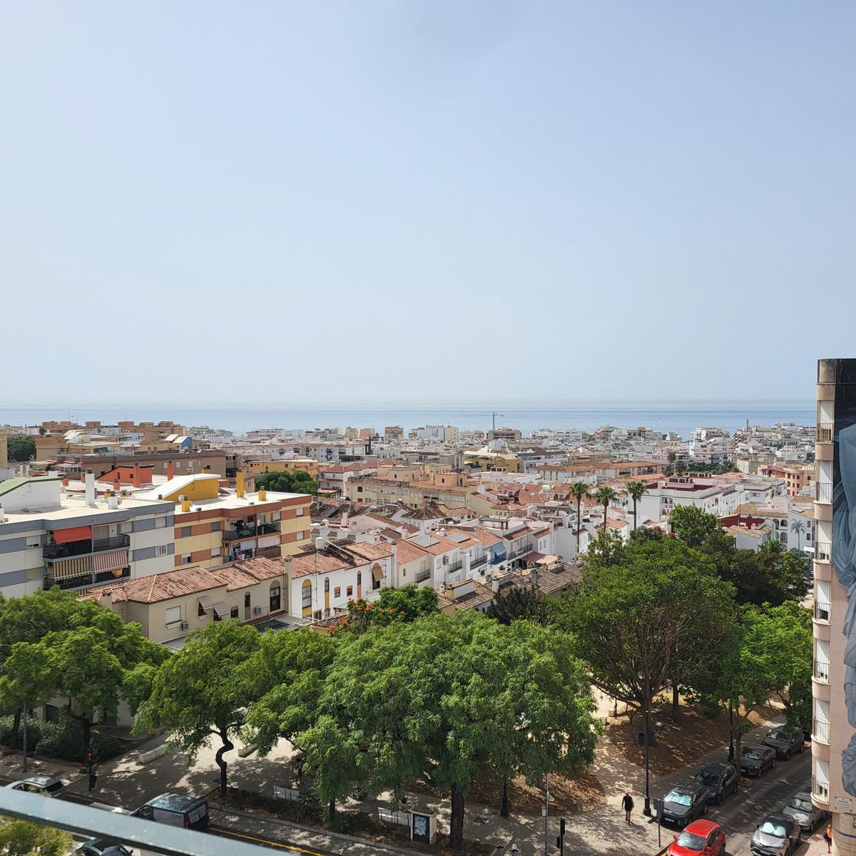 Apartment Middle Floor in Estepona