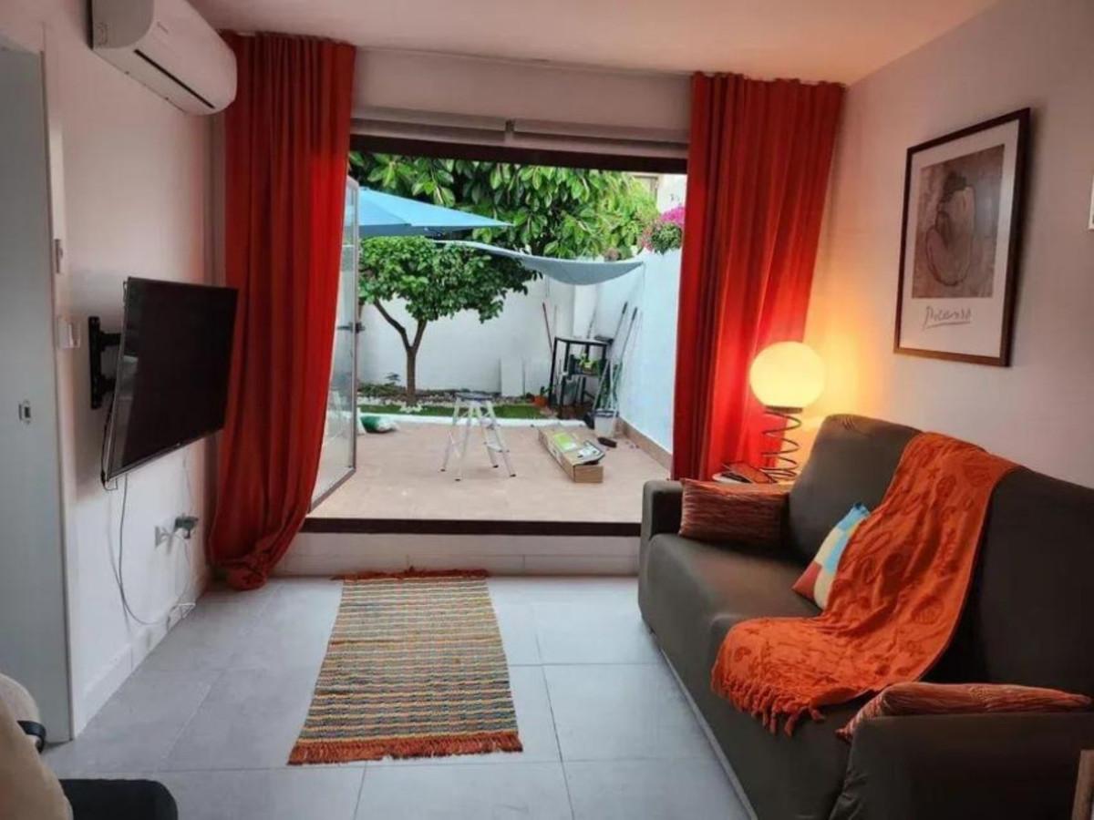 Studio Ground Floor in Costalita