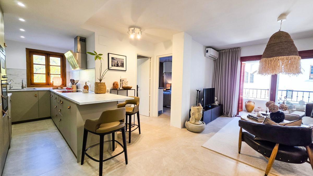 Apartment Middle Floor in La Duquesa