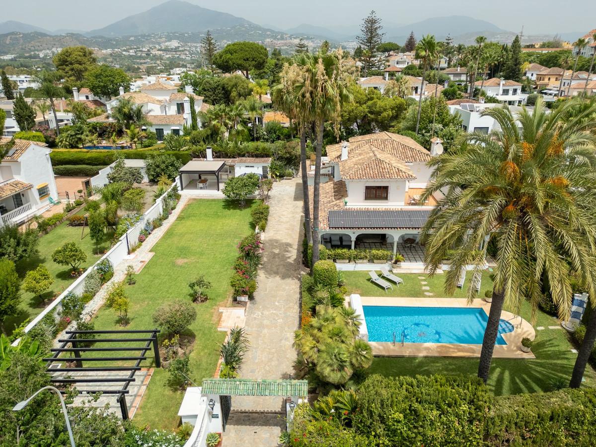 Villa Detached in San Pedro de Alc&aacute;ntara