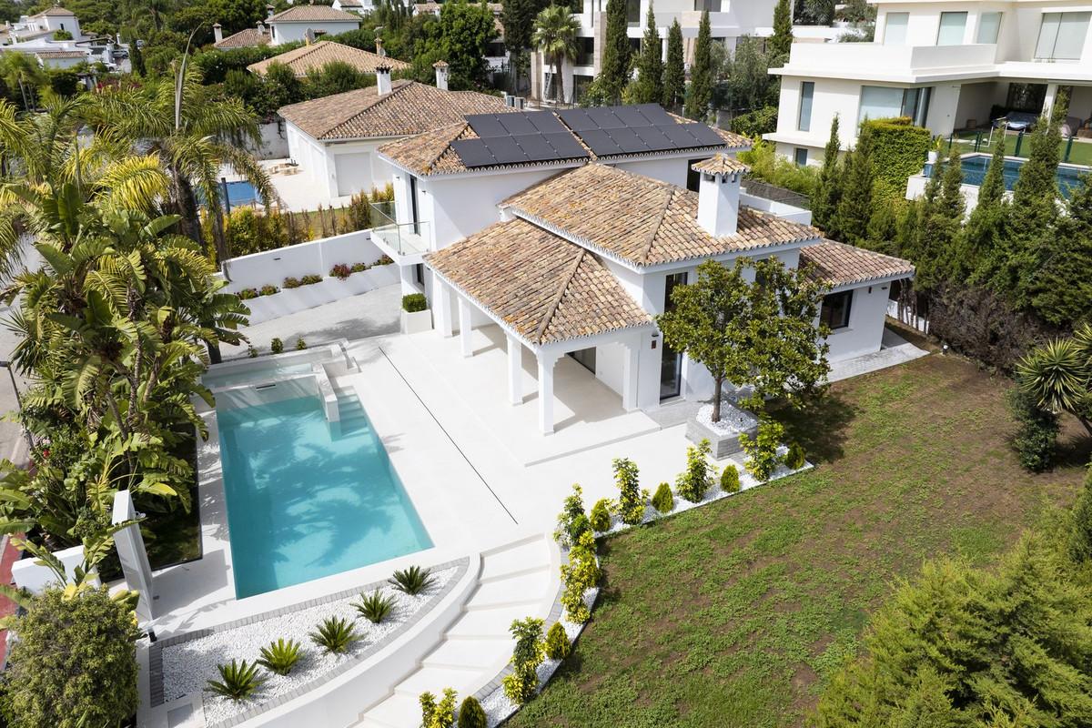 Villa Detached in Guadalmina Alta