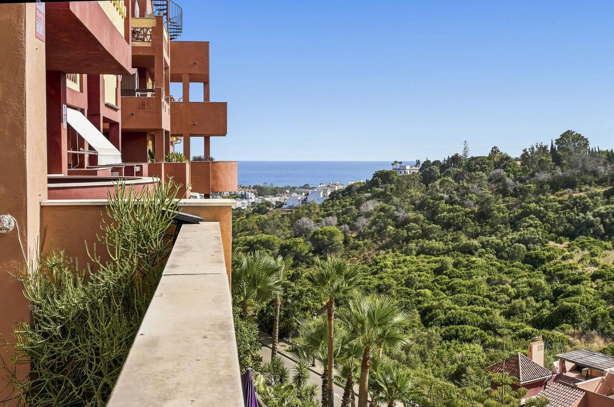 Apartment Middle Floor in Reserva de Marbella