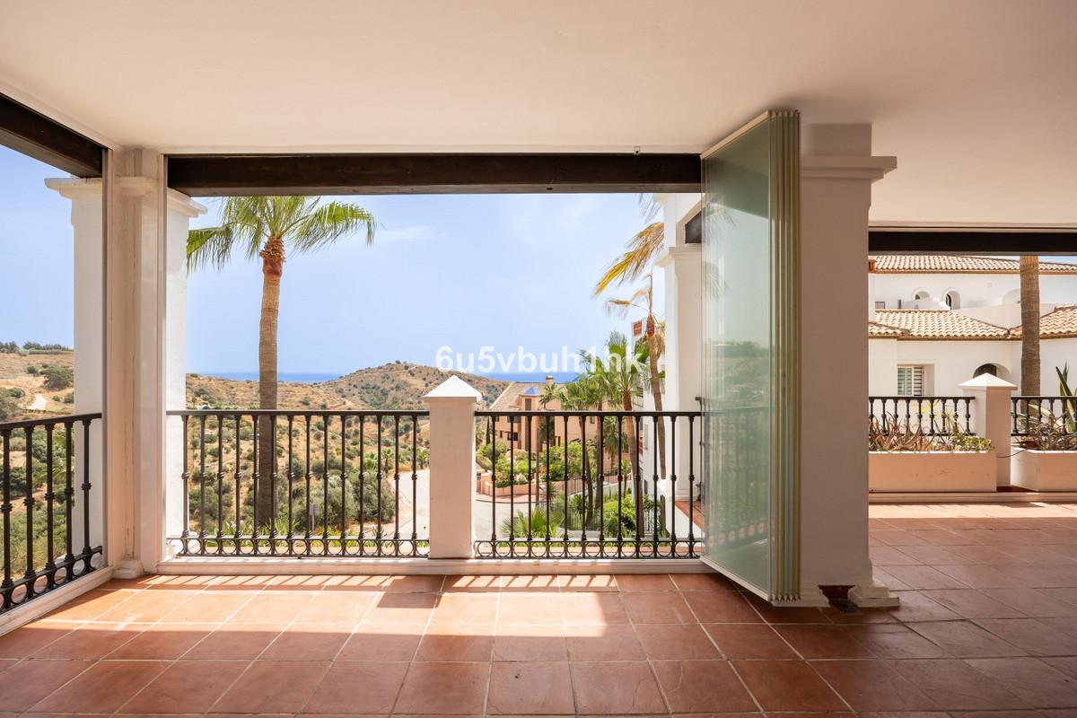 Apartment Middle Floor in Calahonda