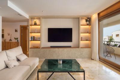 R5448931, Apartment Ground Floor in Altos de los Monteros