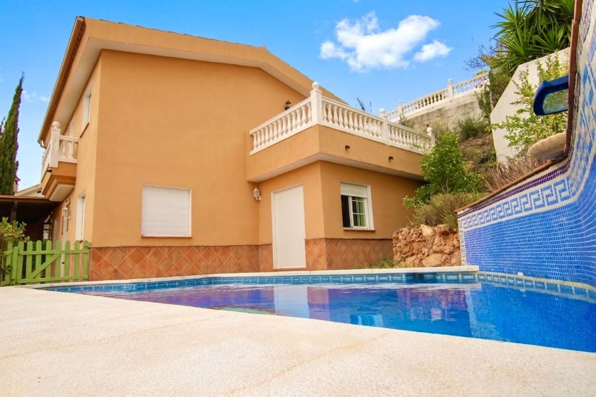 Villa Detached in Co&iacute;n