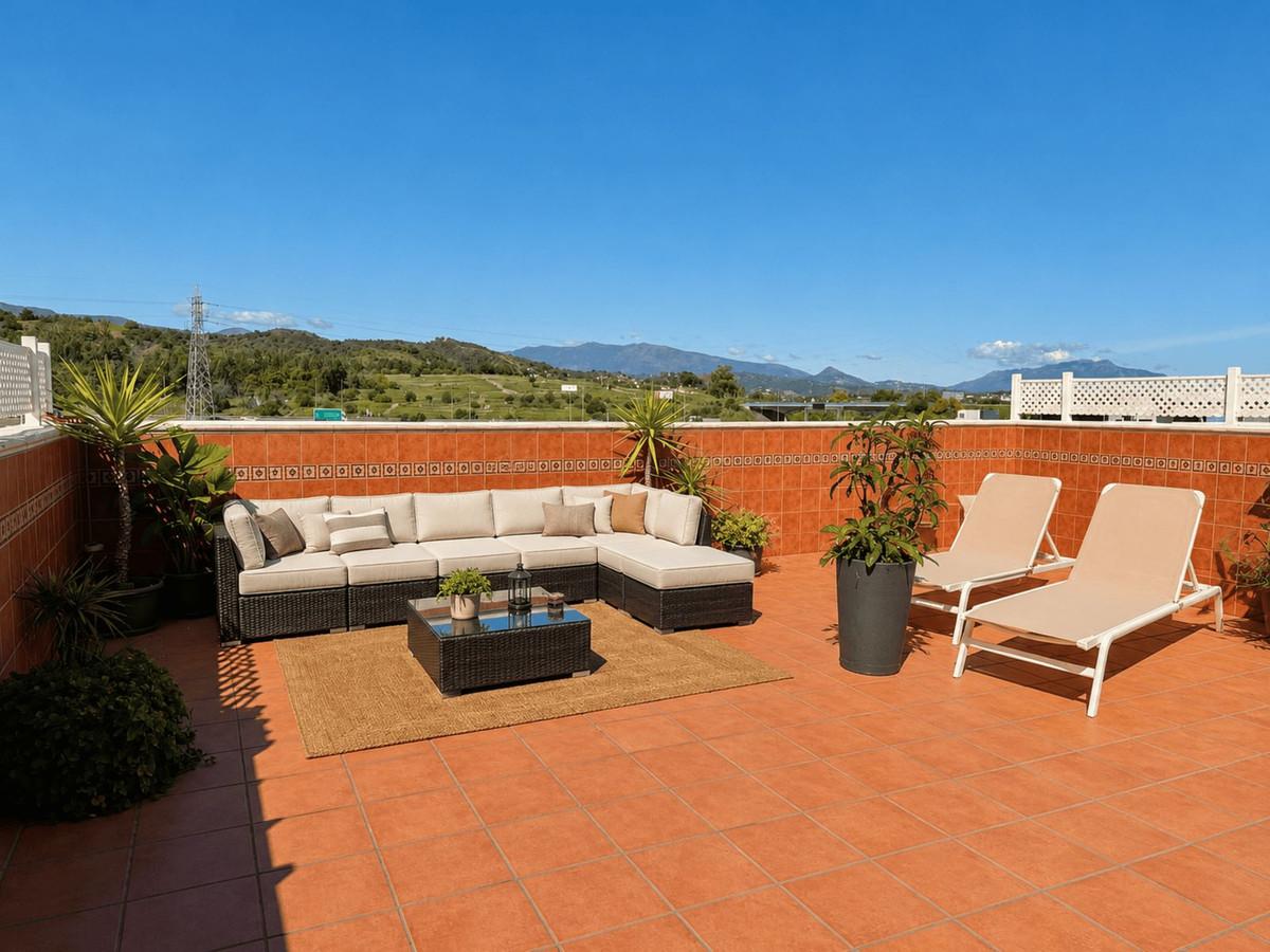 Apartment Penthouse in Estepona