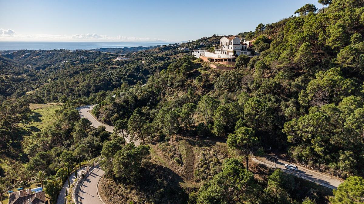 Plot Residential in Benahav&iacute;s