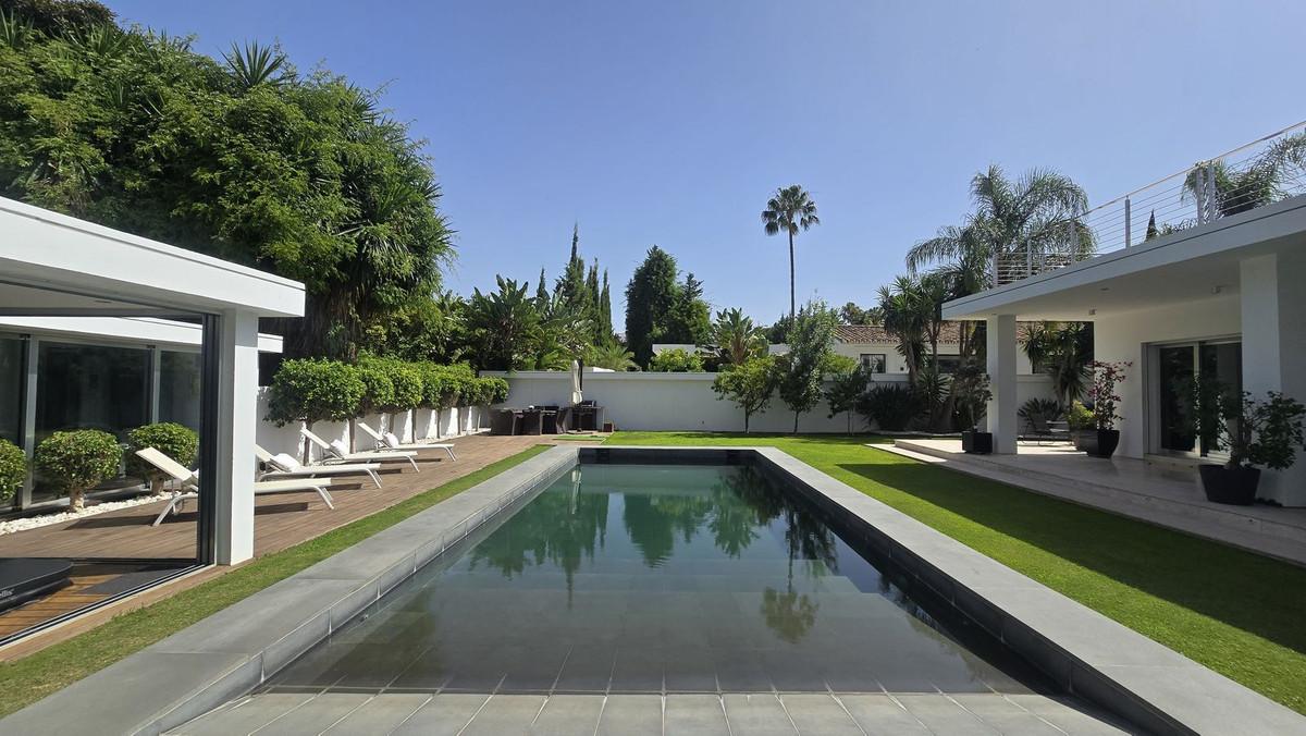 Villa Detached in Nueva Andaluc&iacute;a