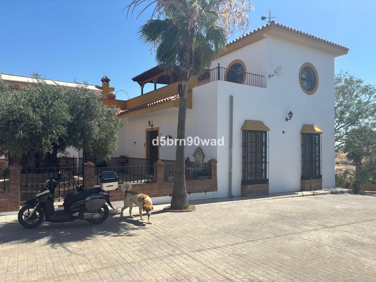 Commercial Stables in Monda