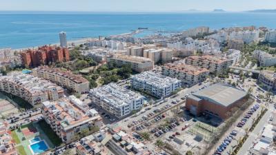 R5453779, Apartment Middle Floor in Estepona