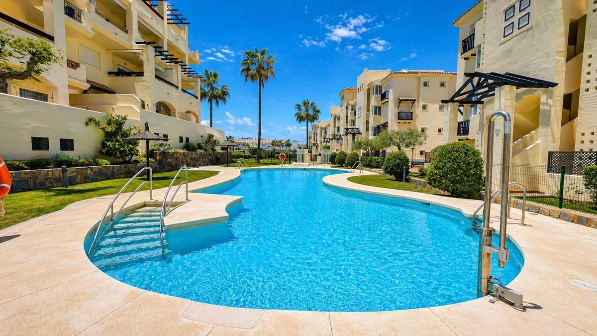 Apartment Middle Floor in Manilva