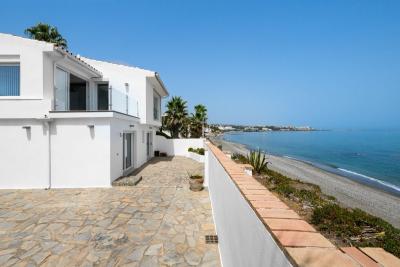 R5459329, Villa Detached in Estepona