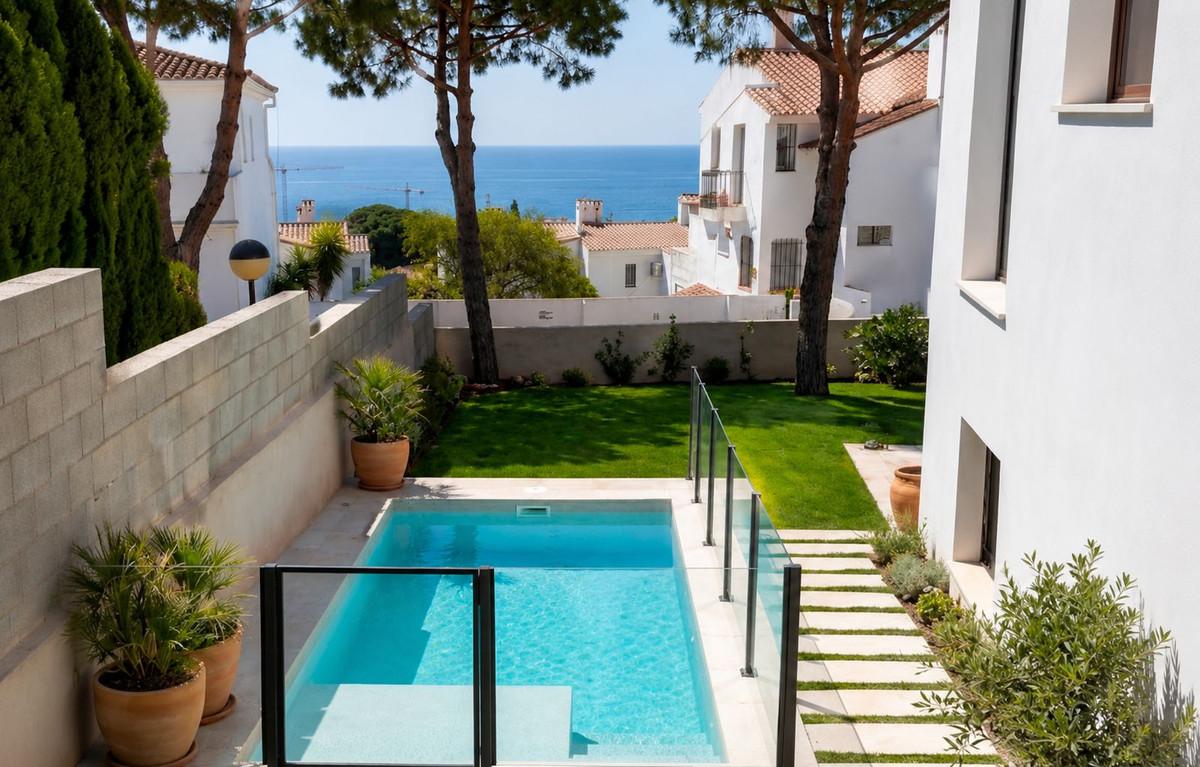 Villa Semi Detached in Manilva