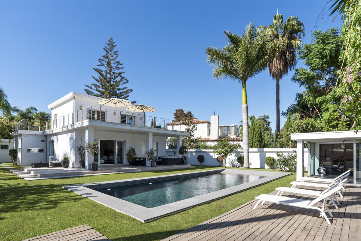 Villa Detached in Nueva Andaluc&iacute;a