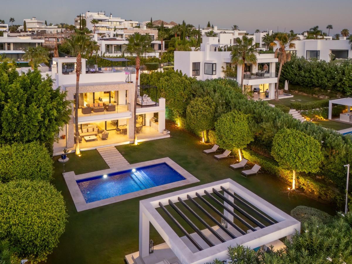 Villa Detached in Nueva Andaluc&iacute;a