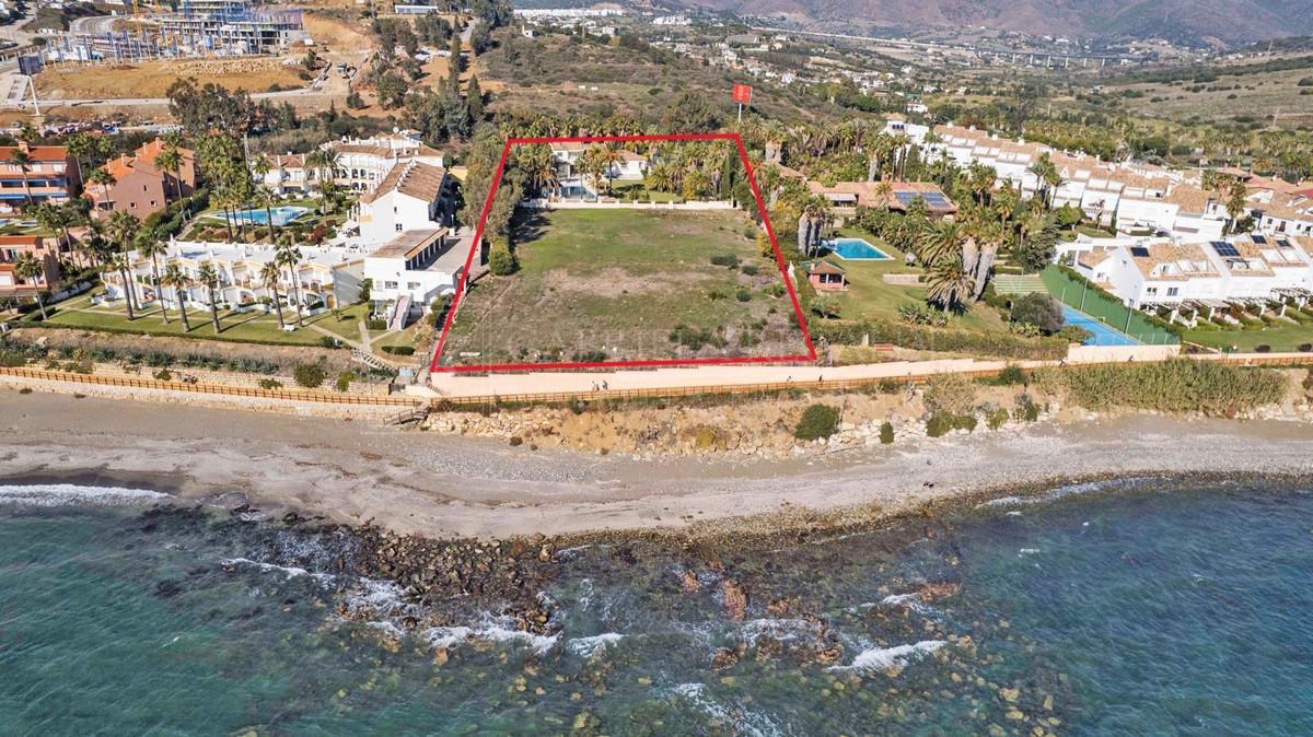 Plot Residential in Estepona