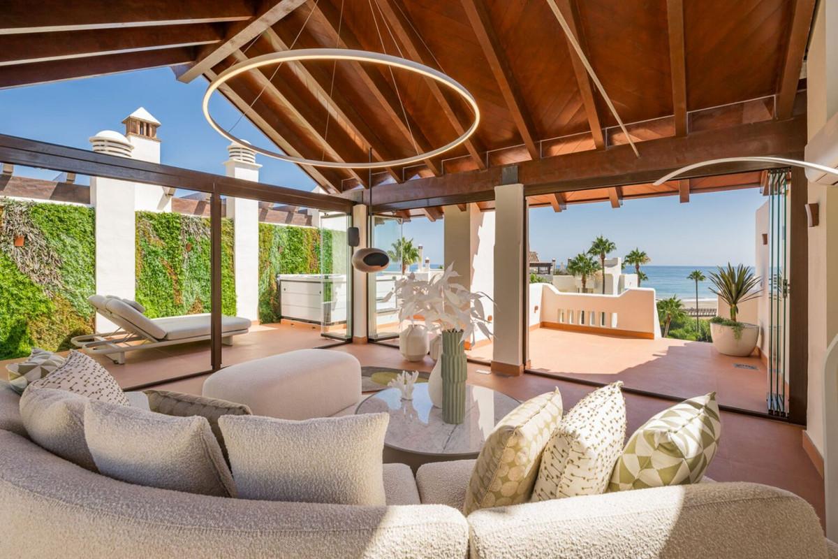 Apartment Penthouse in Estepona