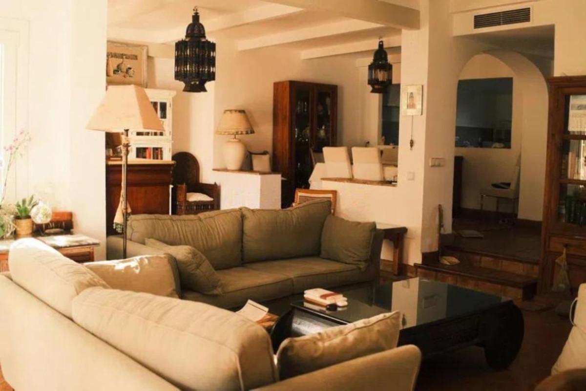 Villa Semi Detached in Sotogrande