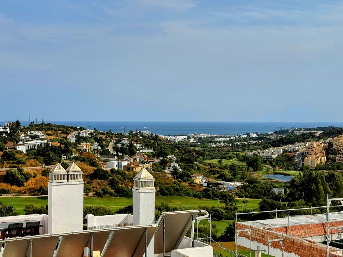Apartment Penthouse in Estepona