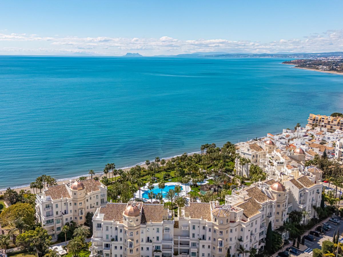 Apartment Middle Floor in Estepona