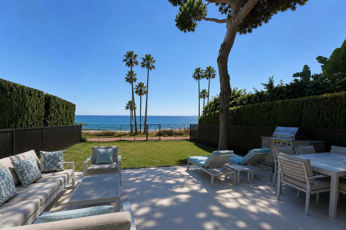 Villa Semi Detached in New Golden Mile