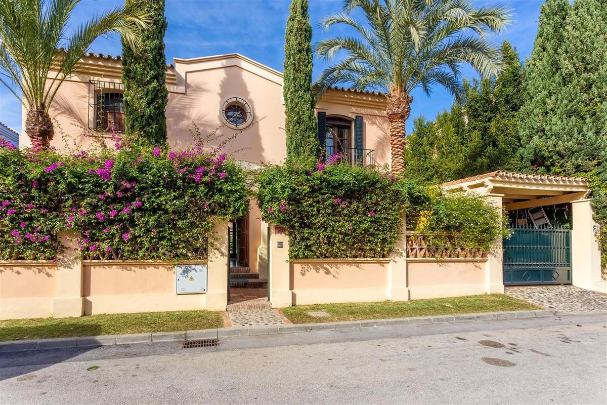 Villa Detached in Guadalmina Alta