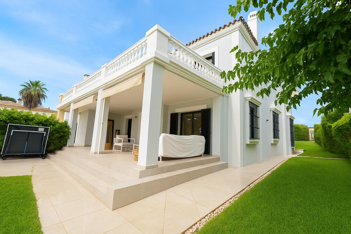 Villa Semi Detached in Sotogrande Alto