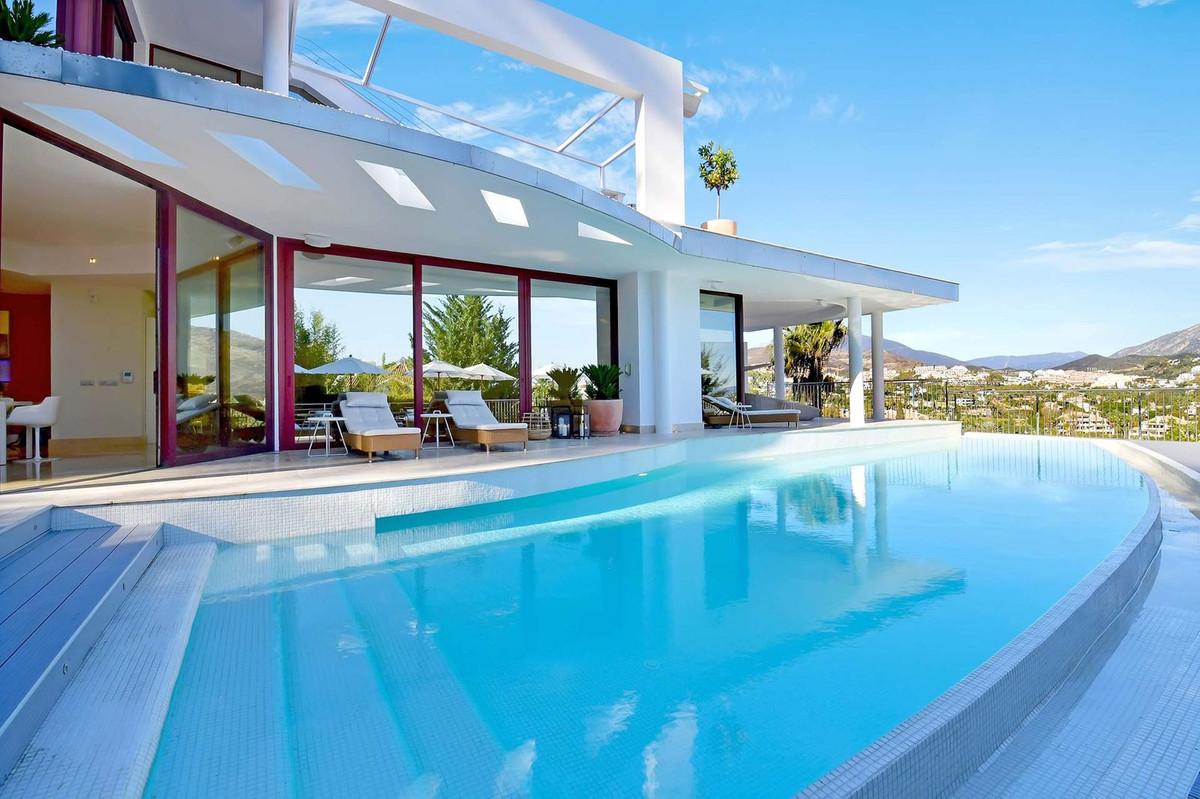 Villa Detached in Nueva Andaluc&iacute;a