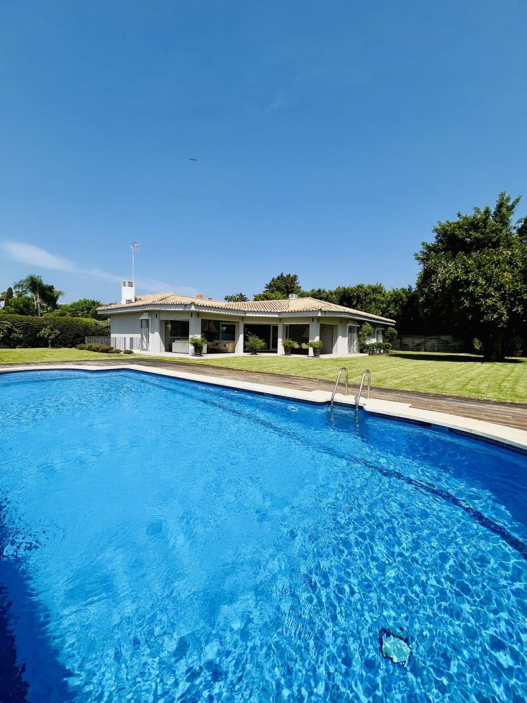 Villa Detached in Guadalmina Baja