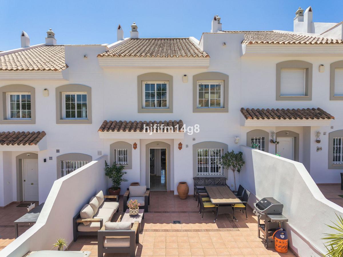 Townhouse Terraced in Nueva Andaluc&iacute;a