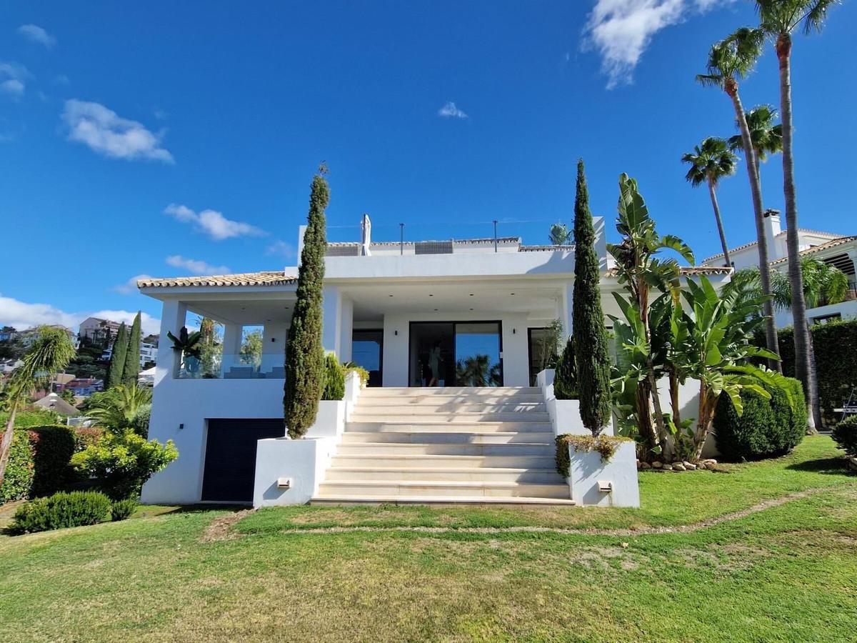Villa Detached in Nueva Andaluc&iacute;a