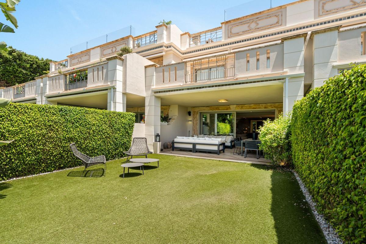 Townhouse Terraced in Sierra Blanca