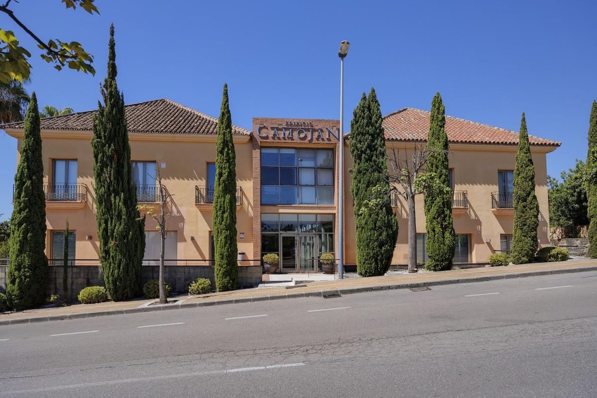 Commercial Office in Marbesa
