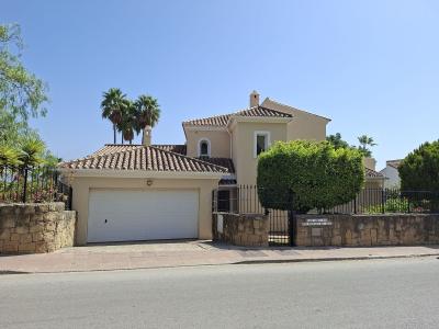 R5477326, Villa Detached in La Duquesa