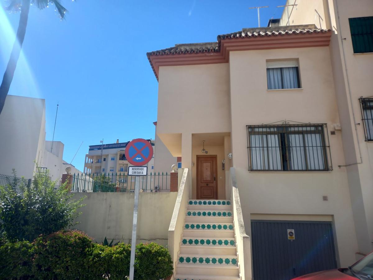 Villa Semi Detached in Estepona