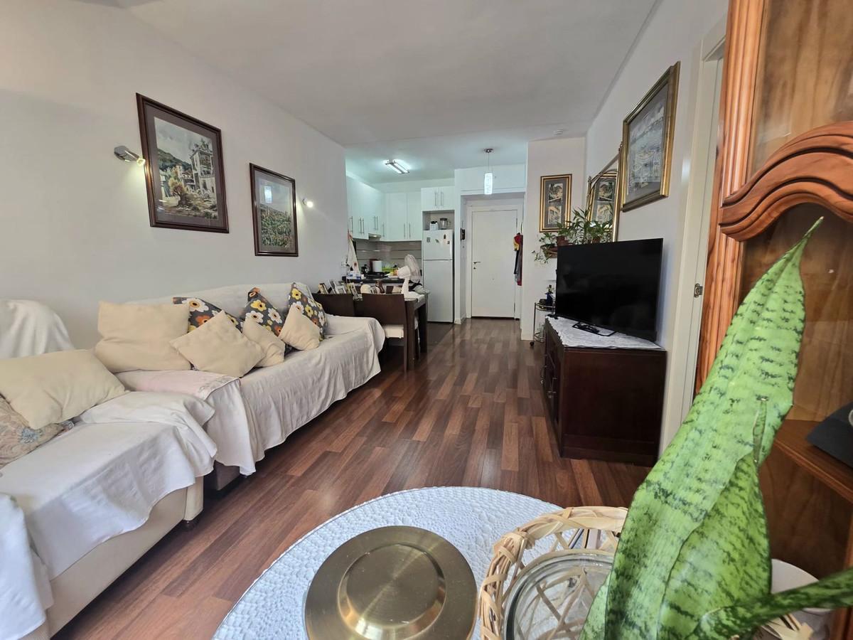 Apartment Middle Floor in Torremolinos Centro