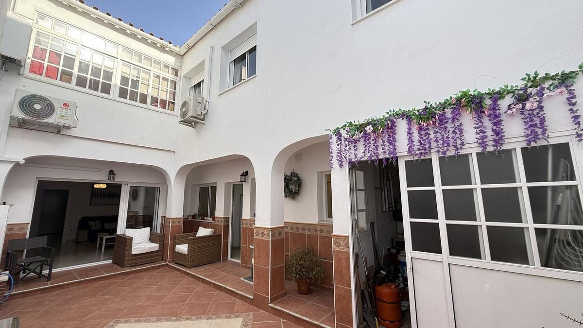 Townhouse Terraced in Alhaur&iacute;n el Grande