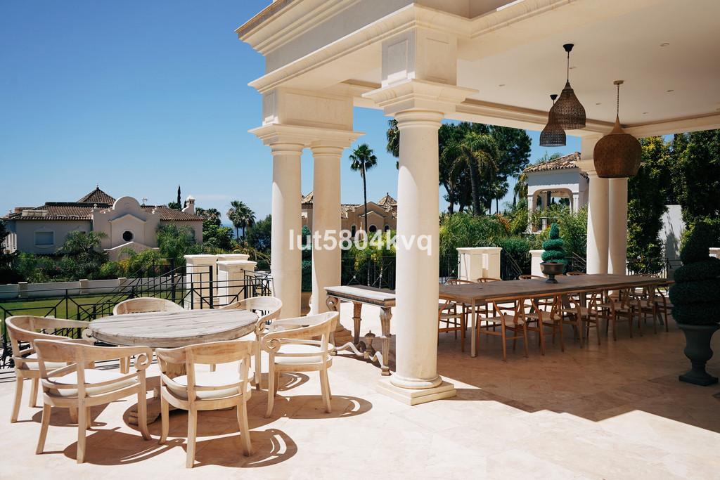 Villa Detached in Sierra Blanca
