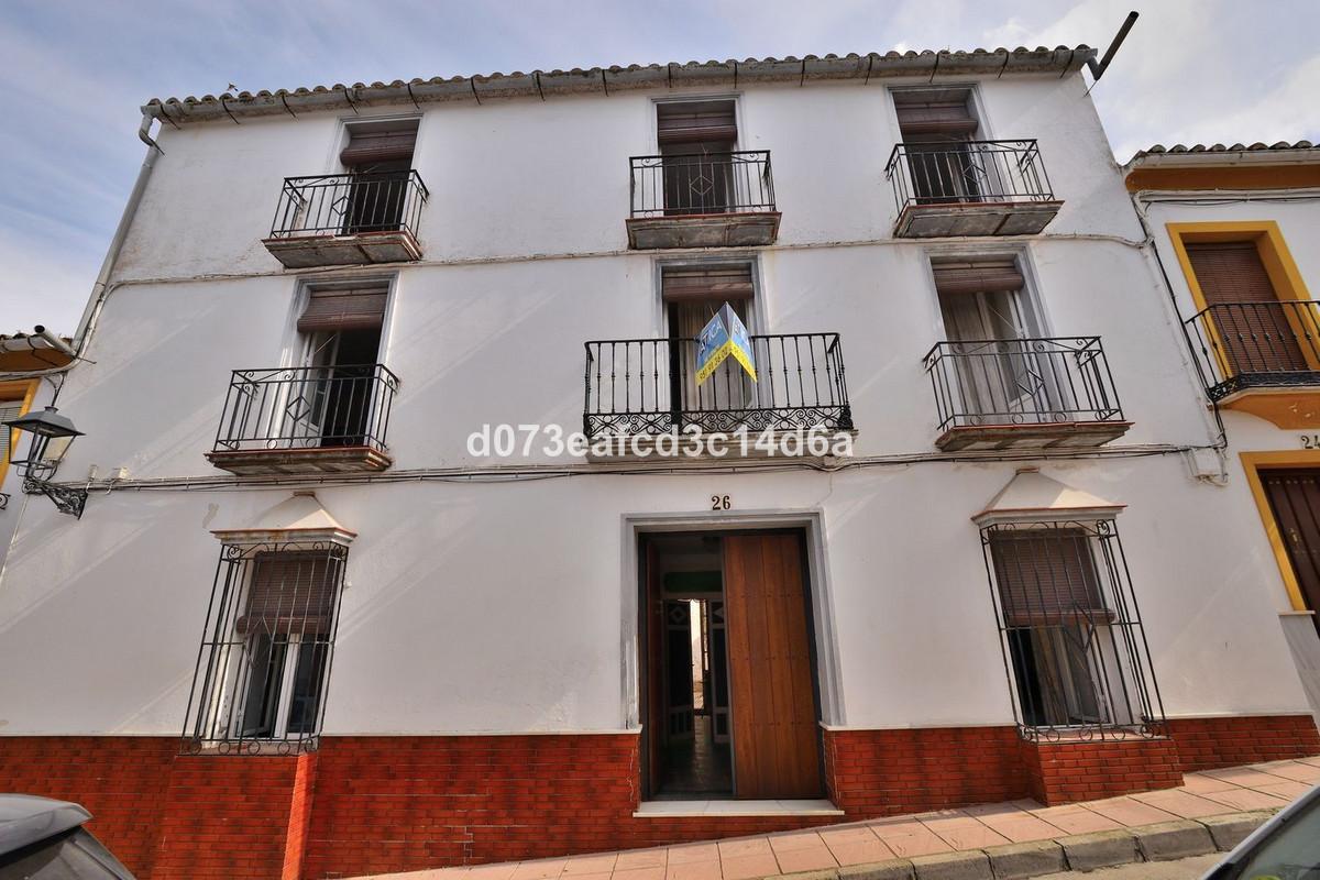 Townhouse Terraced in Ca&ntilde;ete la Real