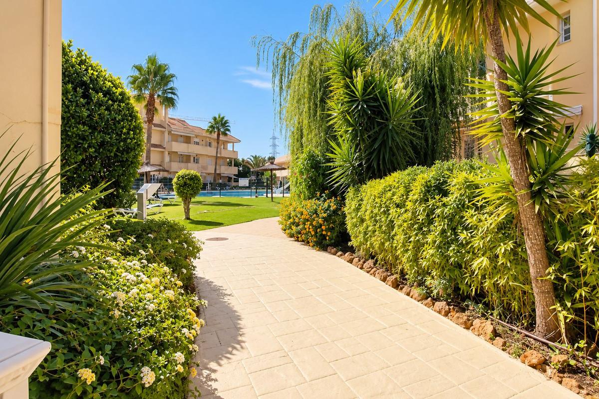 Apartment Middle Floor in Manilva