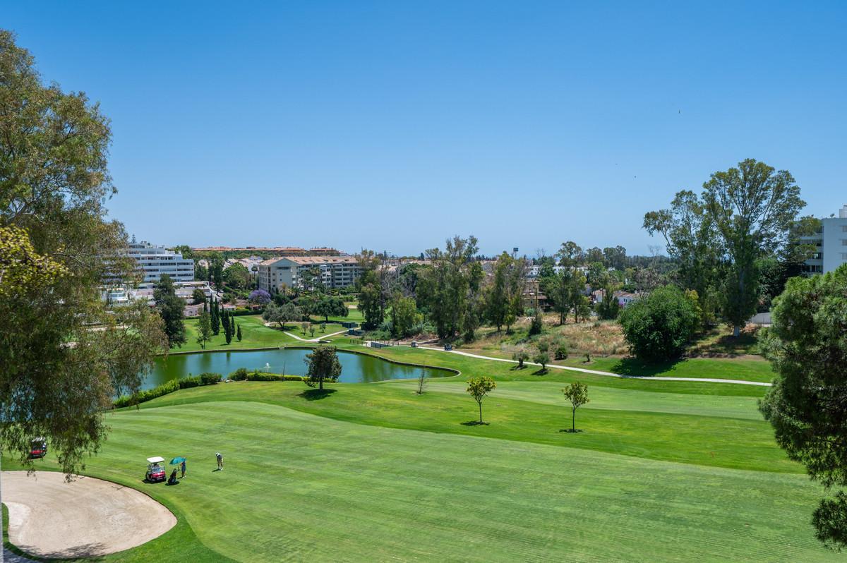 Apartment Penthouse Duplex in Guadalmina Alta
