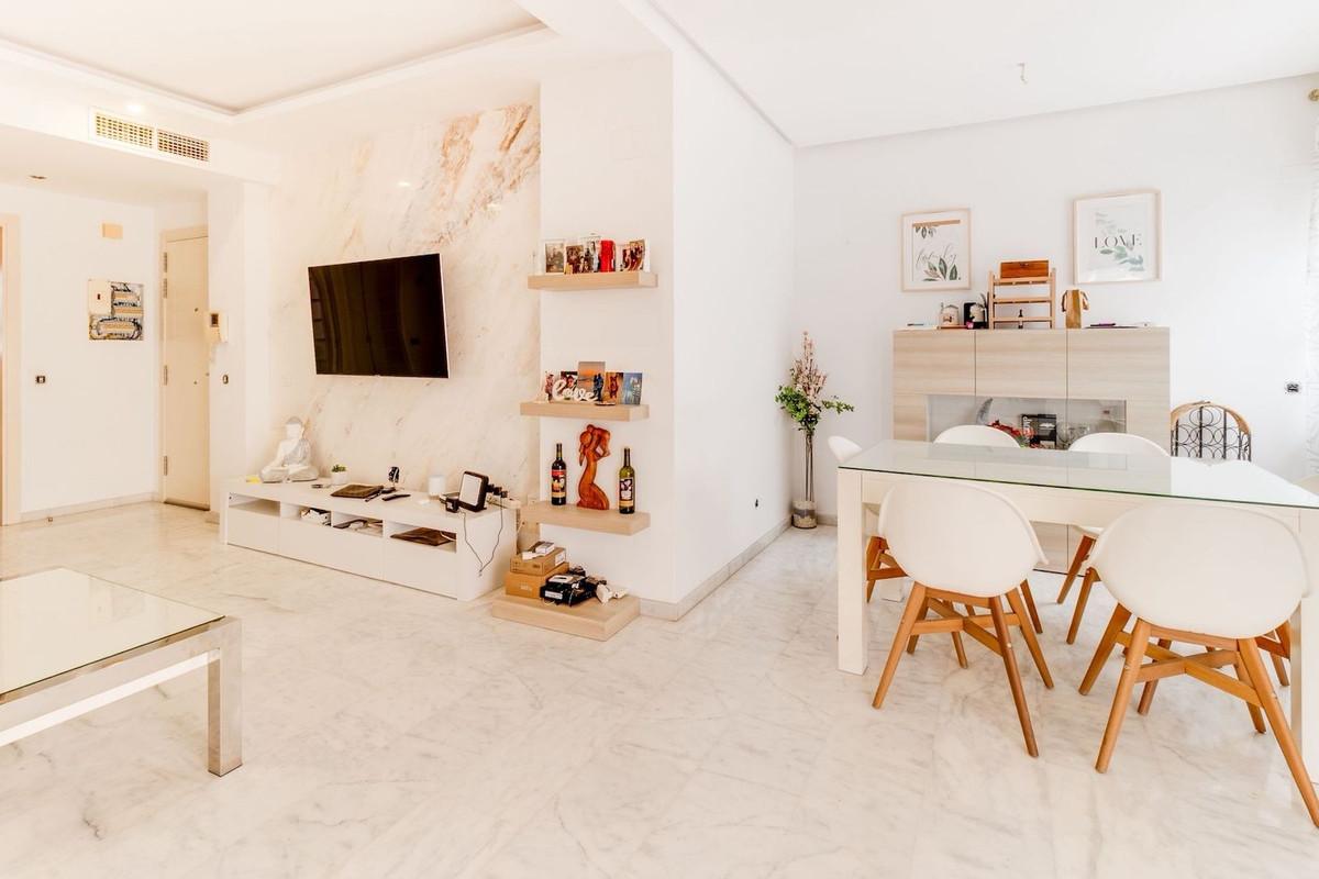 Apartment Middle Floor in Estepona