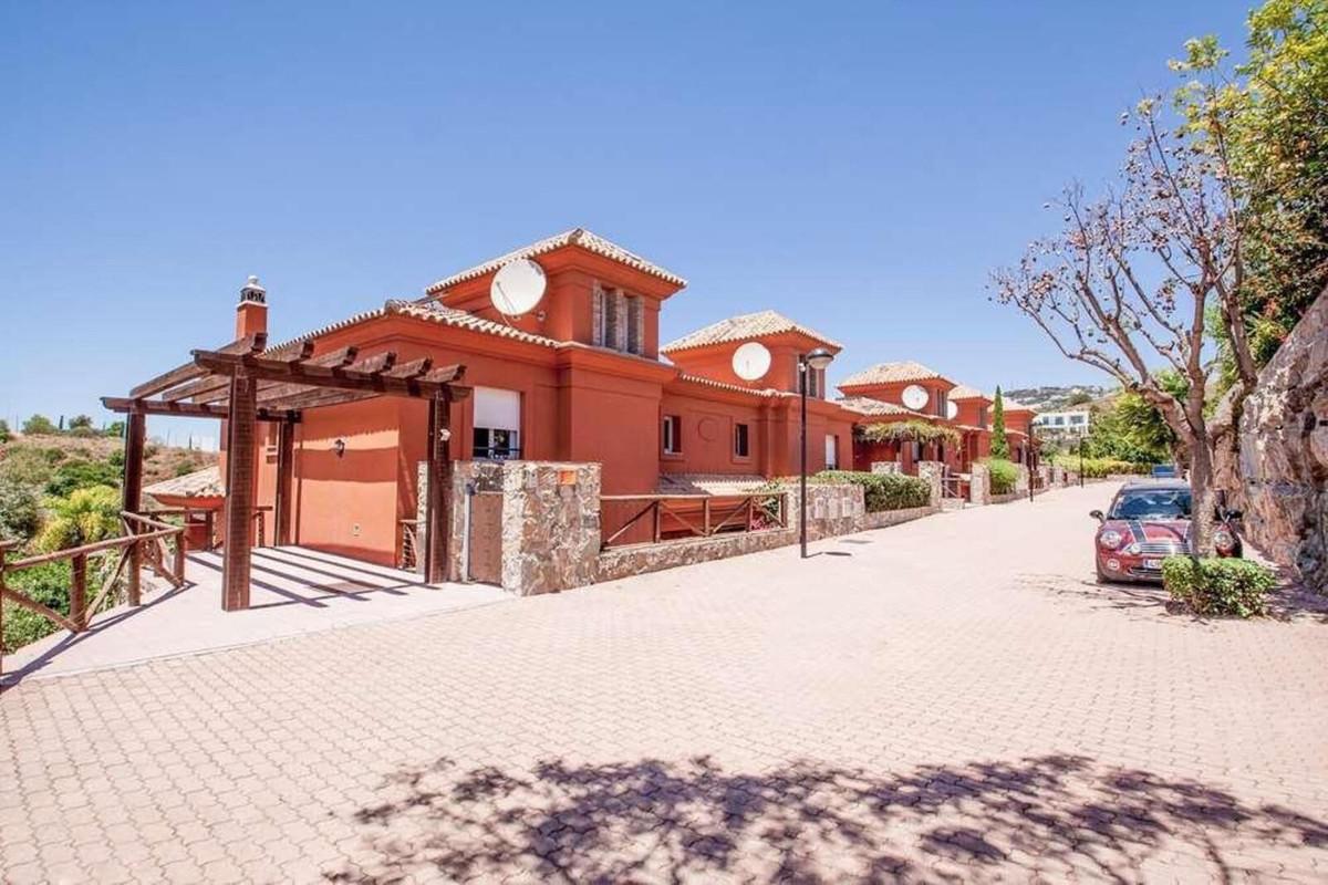 Villa Semi Detached in Marbella