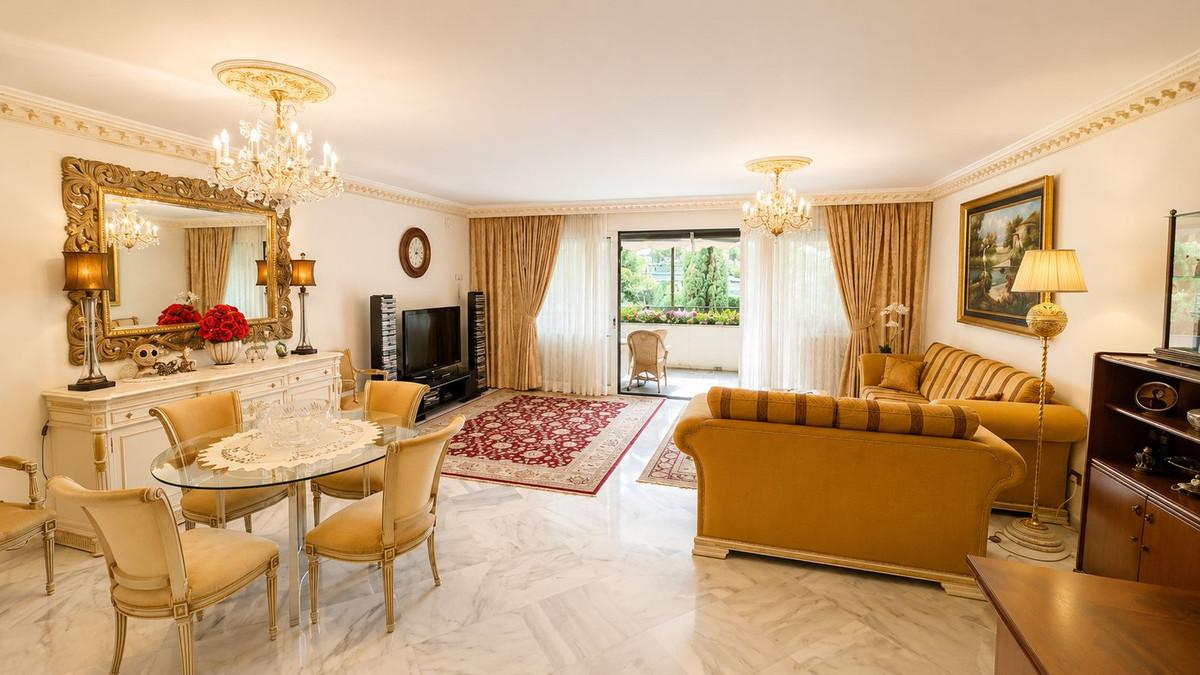 Apartment Middle Floor in Marbella