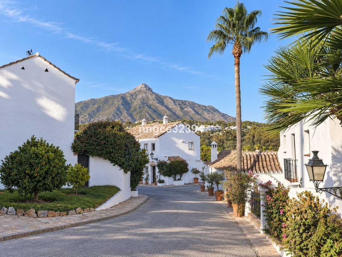 Townhouse Semi Detached in Nueva Andaluc&iacute;a