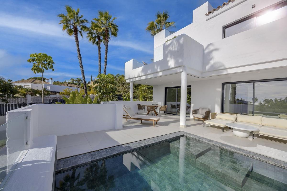 Apartment Duplex in El Paraiso