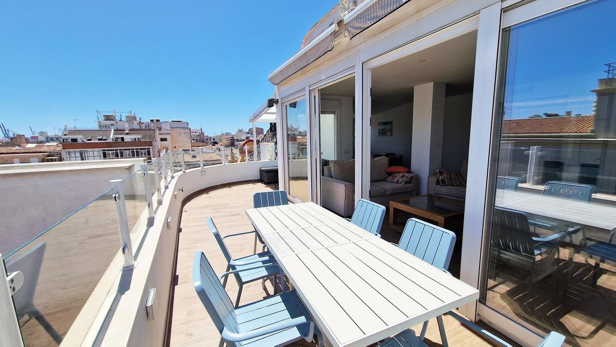 Apartment Penthouse in M&aacute;laga