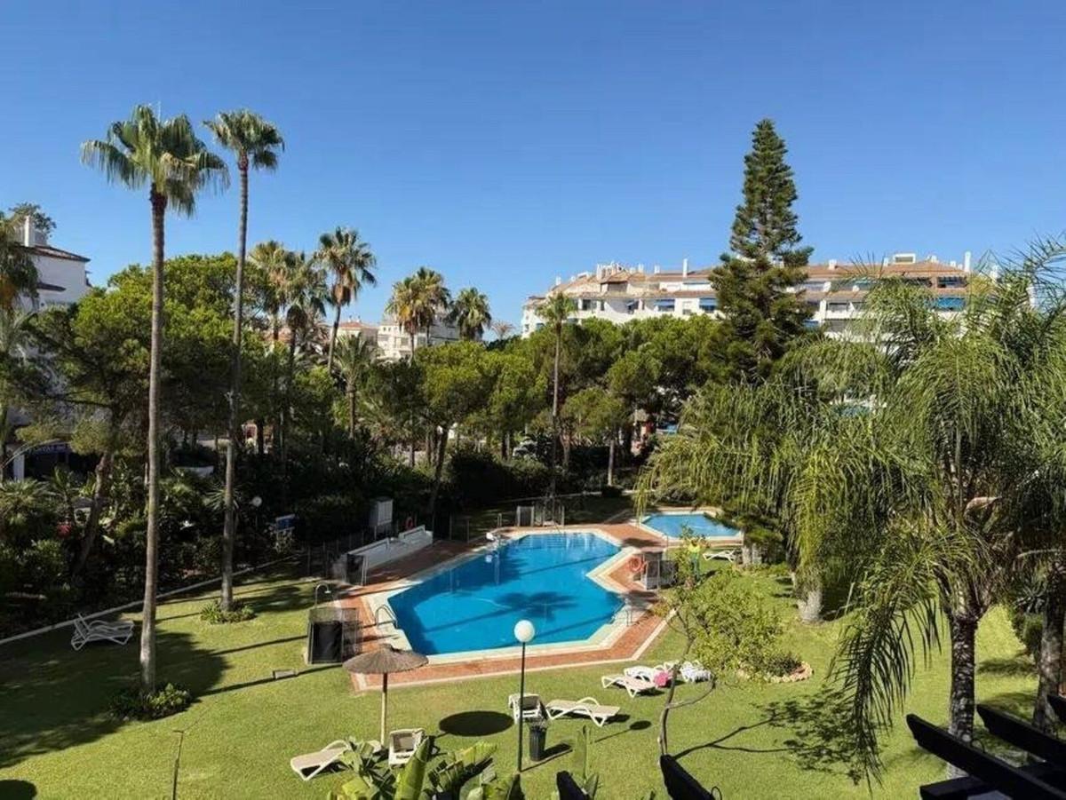 Apartment Middle Floor in Puerto Ban&uacute;s